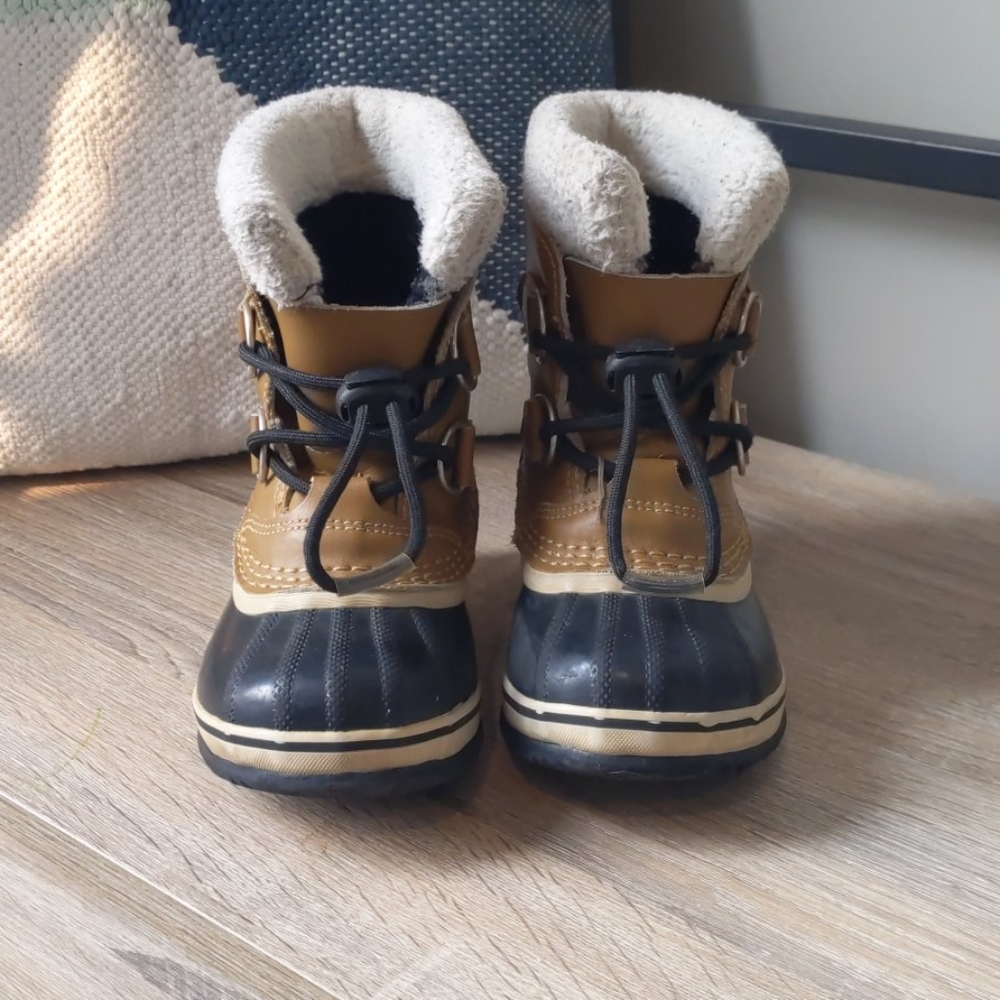 Sorel boots size 10 toddler
